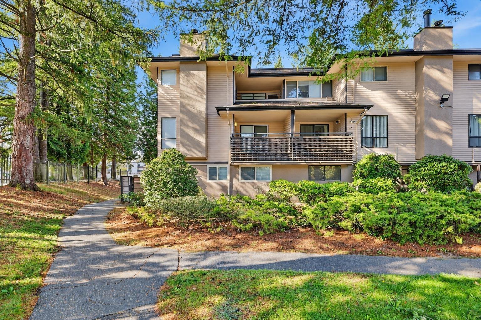 10511 HOLLY PARK LANE, Surrey
