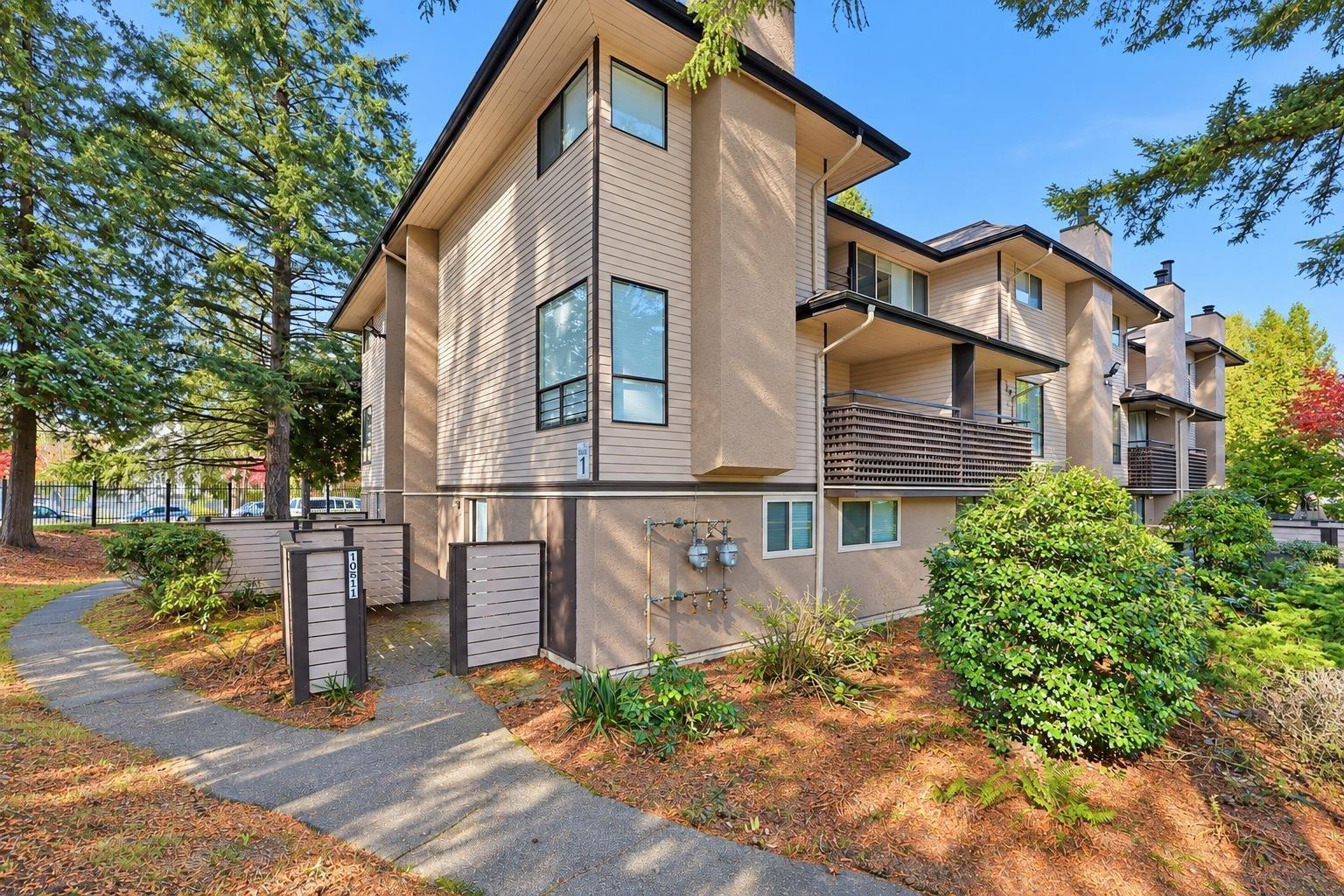 10511 HOLLY PARK LANE, Surrey - Image 1