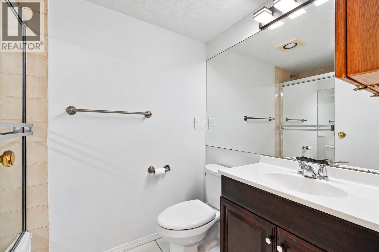 206 335 CEDAR STREET, New Westminster - Image 1
