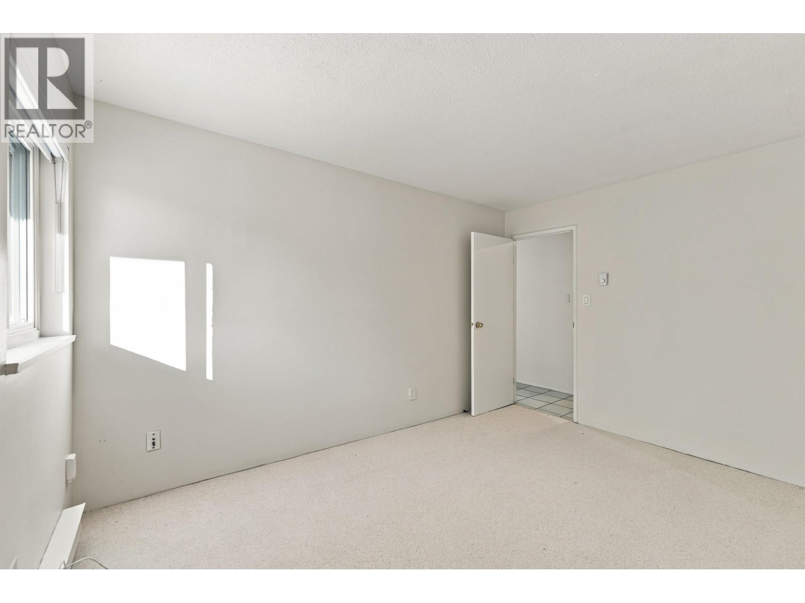 206 335 CEDAR STREET, New Westminster - Image 1