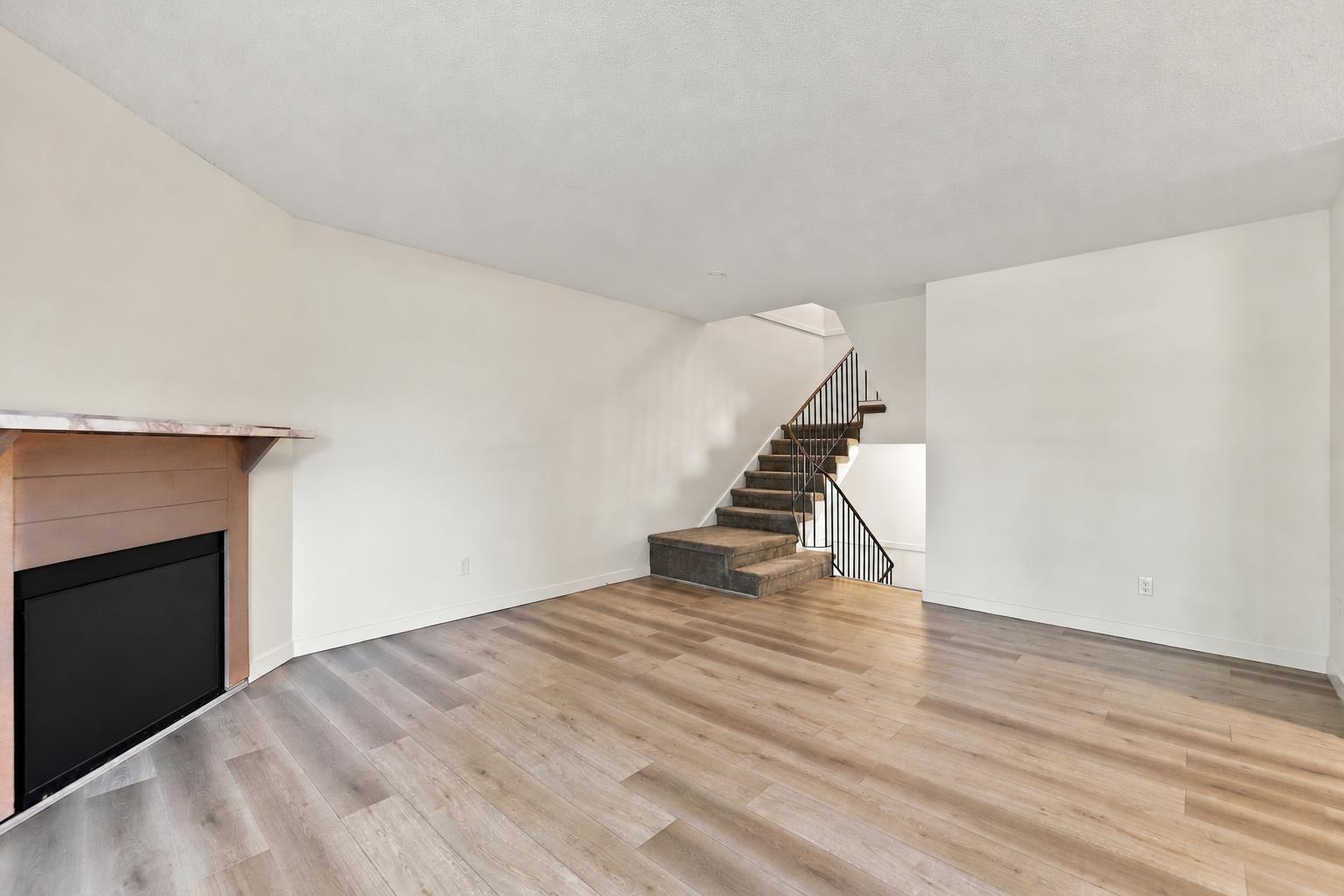 14803 HOLLY PARK LANE, Surrey - Image 1