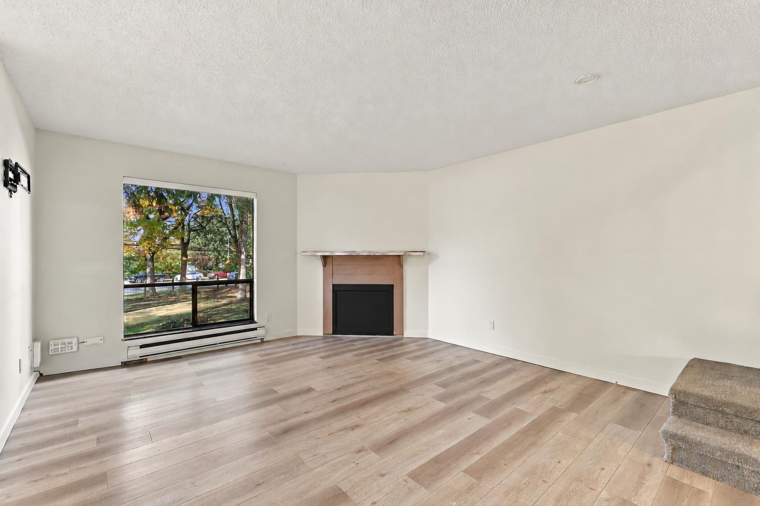 14803 HOLLY PARK LANE, Surrey - Image 1