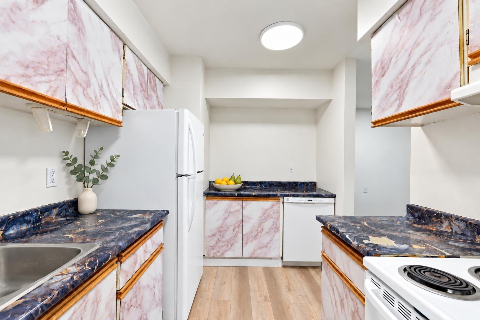 14803 HOLLY PARK LANE, Surrey - Image 1