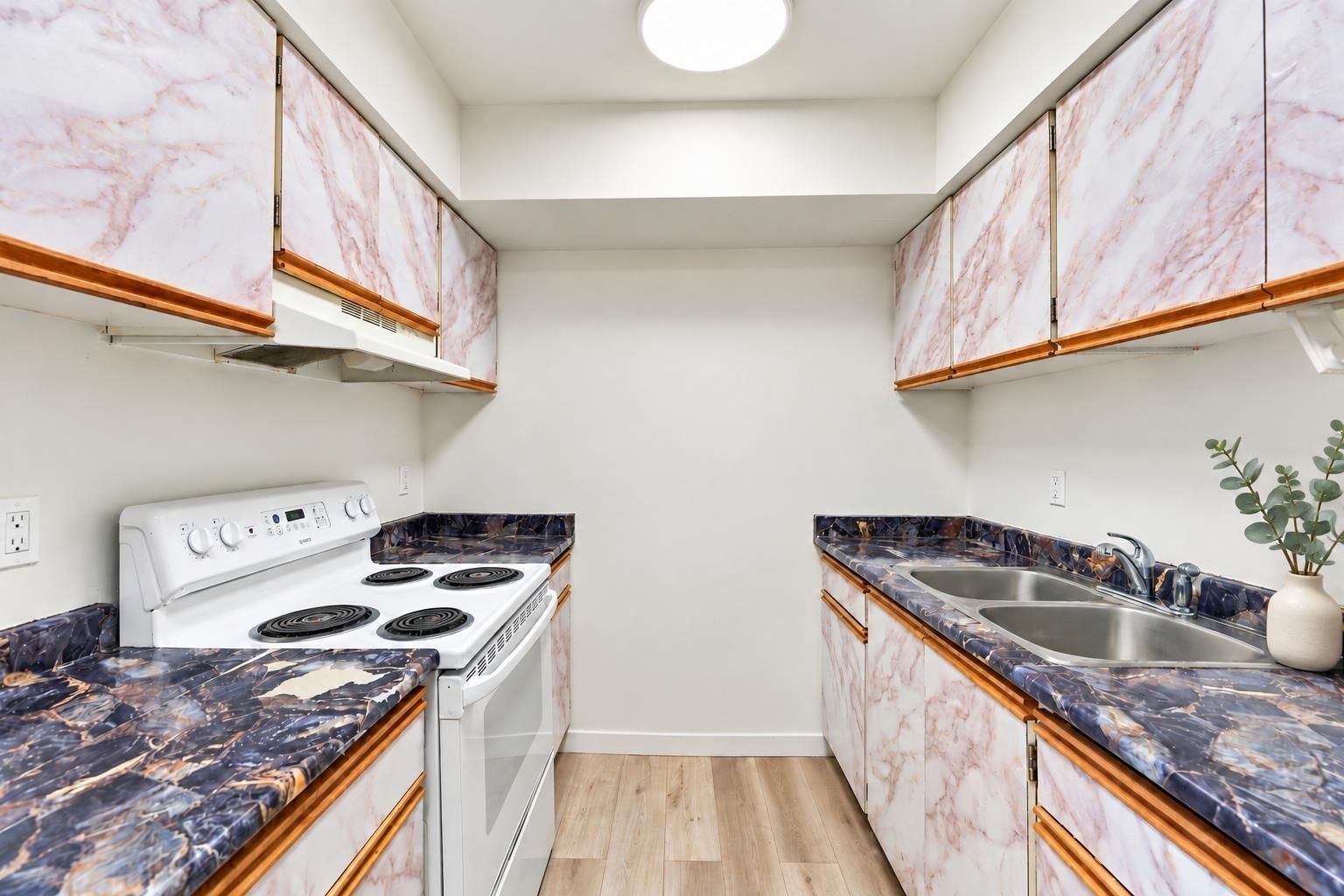 14803 HOLLY PARK LANE, Surrey - Image 1