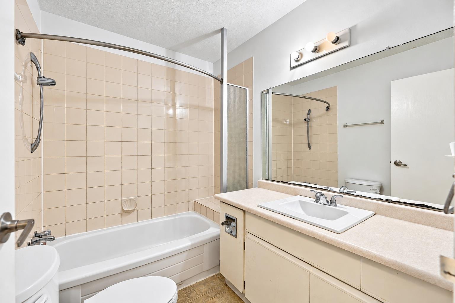 14803 HOLLY PARK LANE, Surrey - Image 1