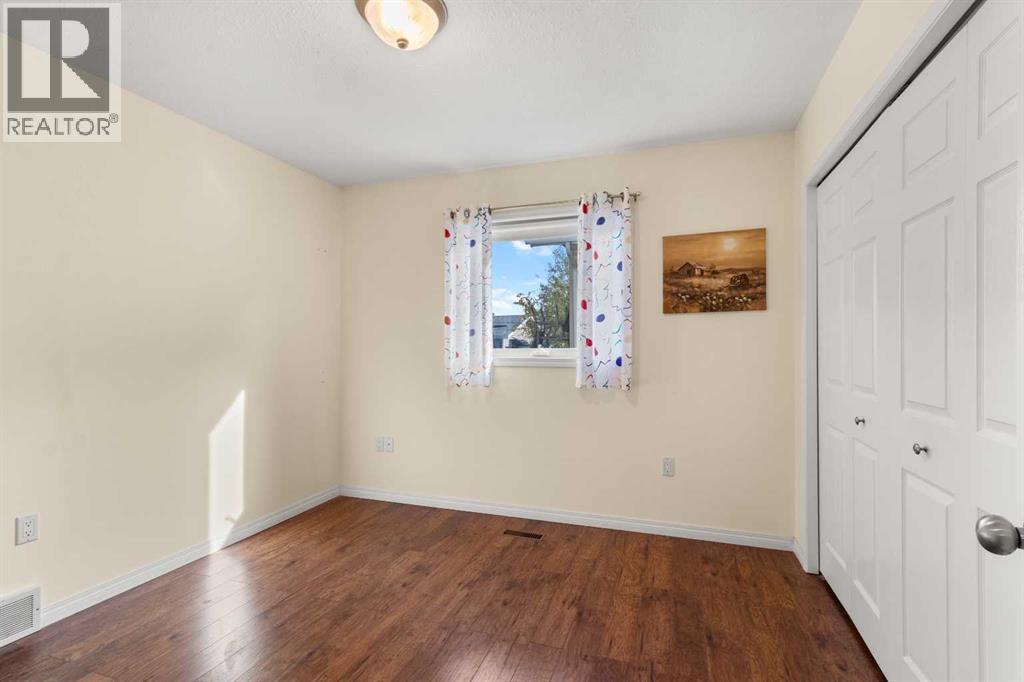 4638 52 Avenue S, Bentley — photo 17