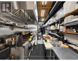 3016b Bathurst Street, Toronto, ON M6B3B6 Photo 6