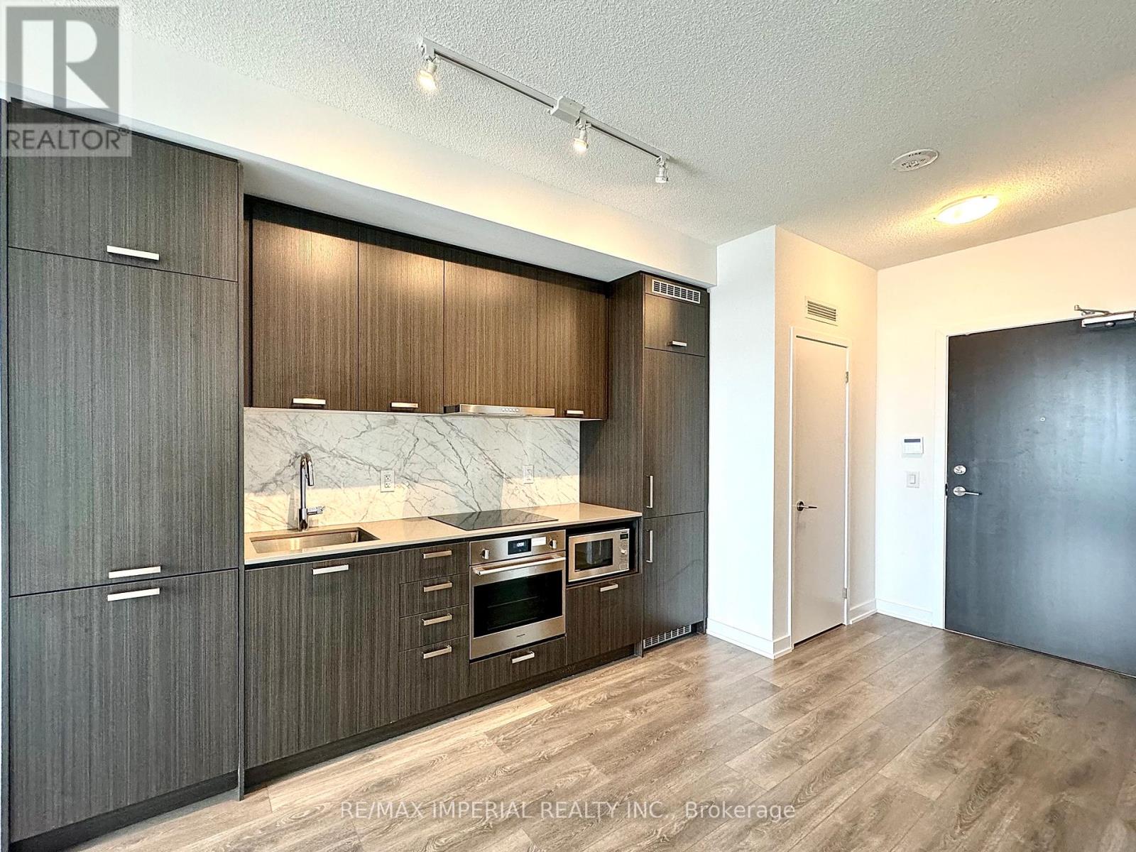 1606 - 10 HONEYCRISP CRESCENT, Vaughan (Vaughan Corporate Centre) — photo 2