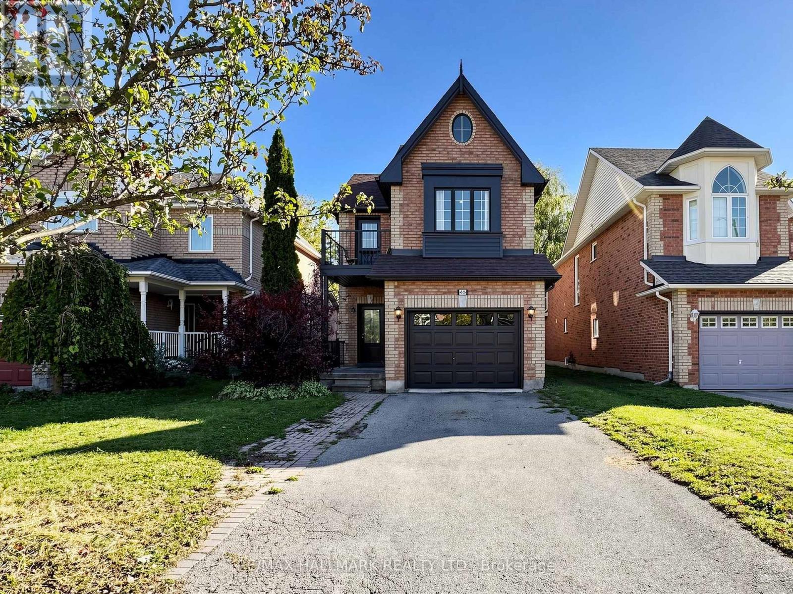 45 Colonial Crescent, Richmond Hill, ON photo 2