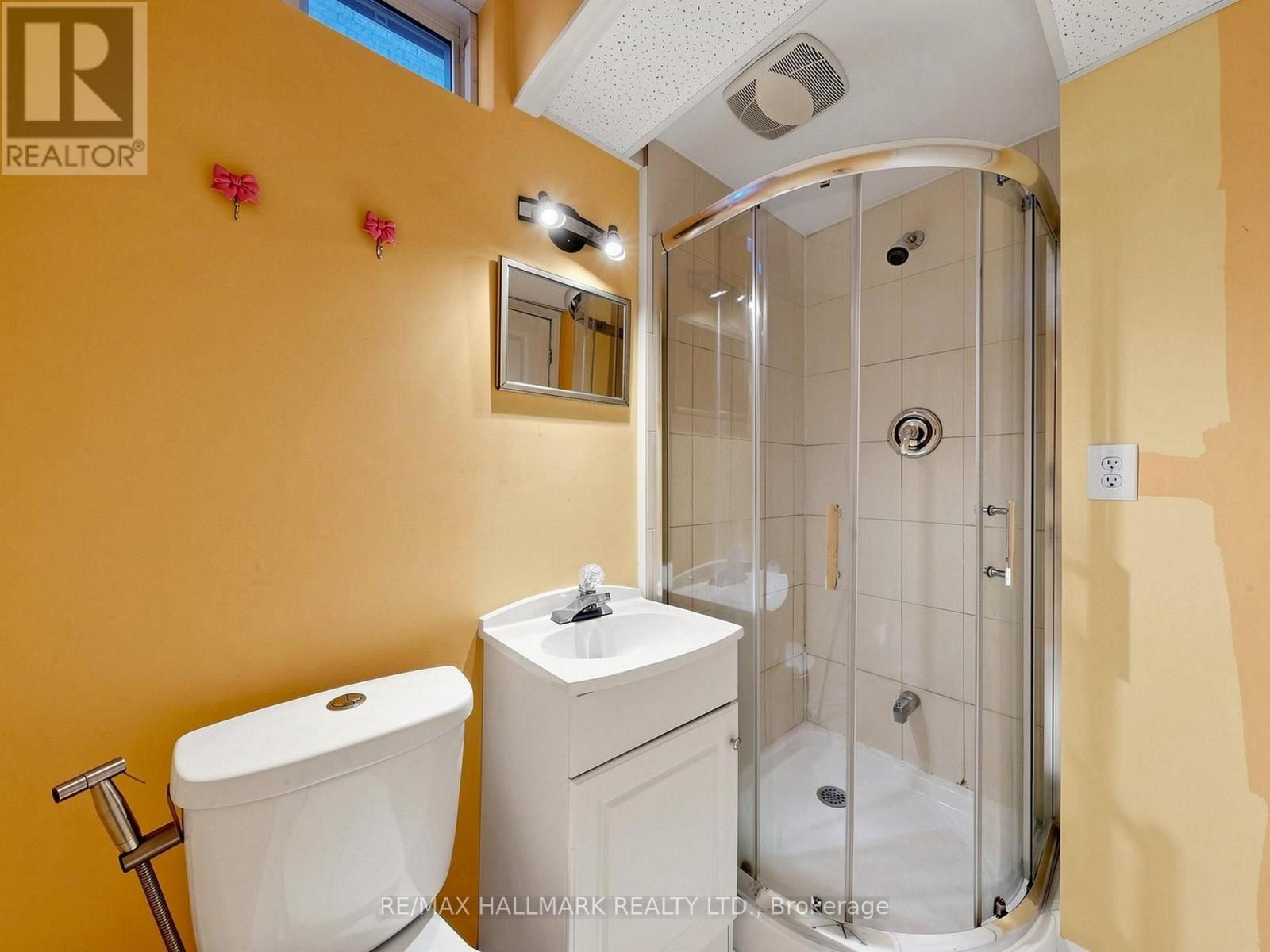45 Colonial Crescent, Richmond Hill, ON photo 42