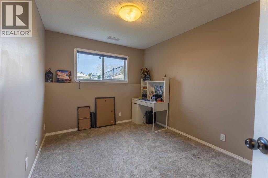 4430 47 Avenue, Sylvan Lake — photo 16