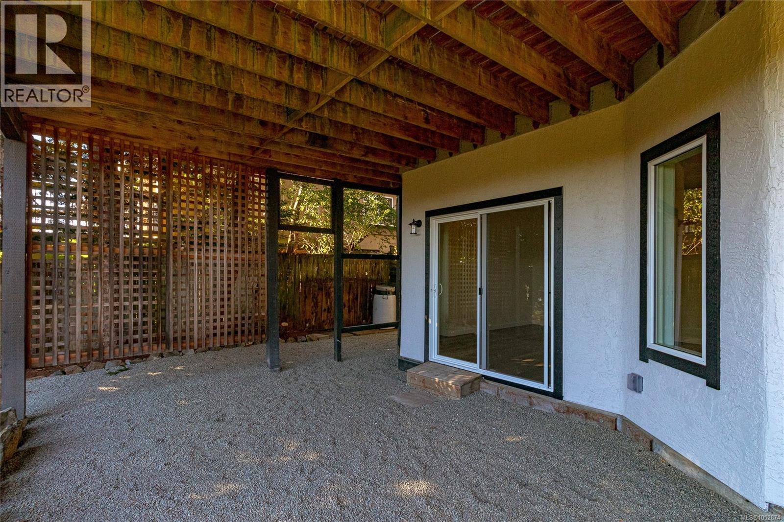 328 Damon Dr, View Royal - Image 1