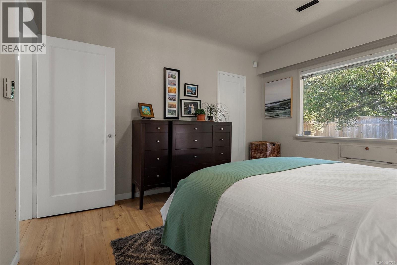 373 Richmond Ave, Victoria - Image 1