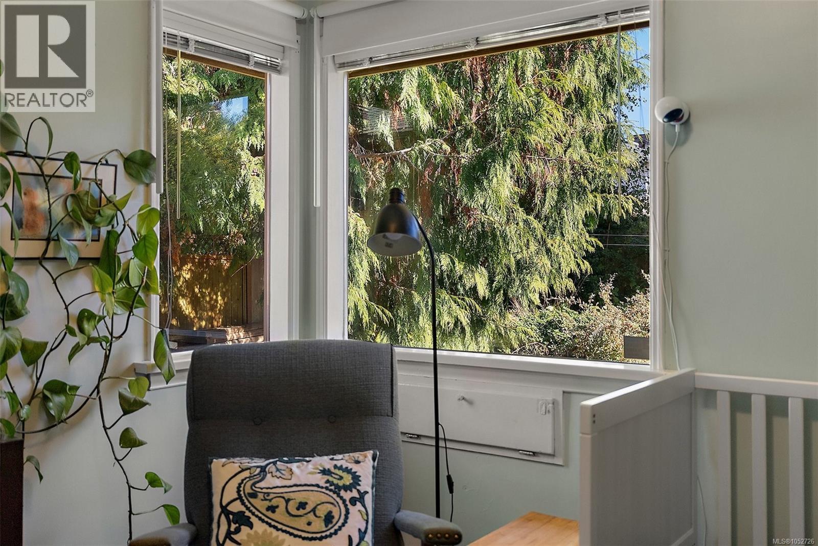 373 Richmond Ave, Victoria - Image 1