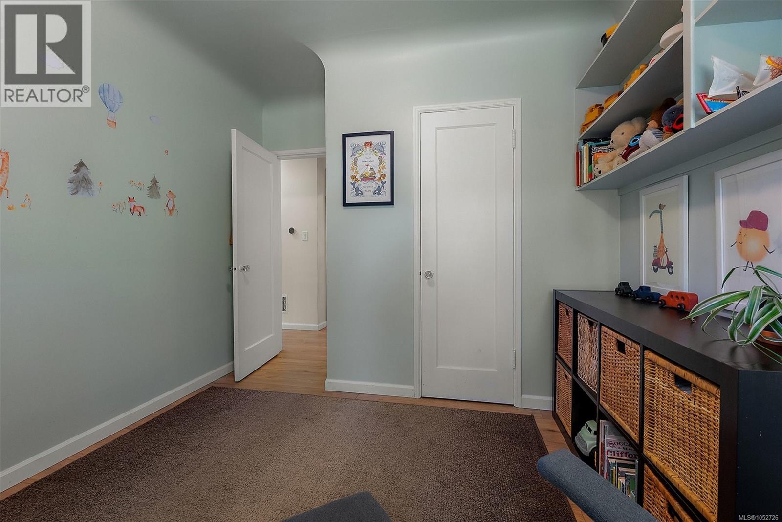 373 Richmond Ave, Victoria - Image 1