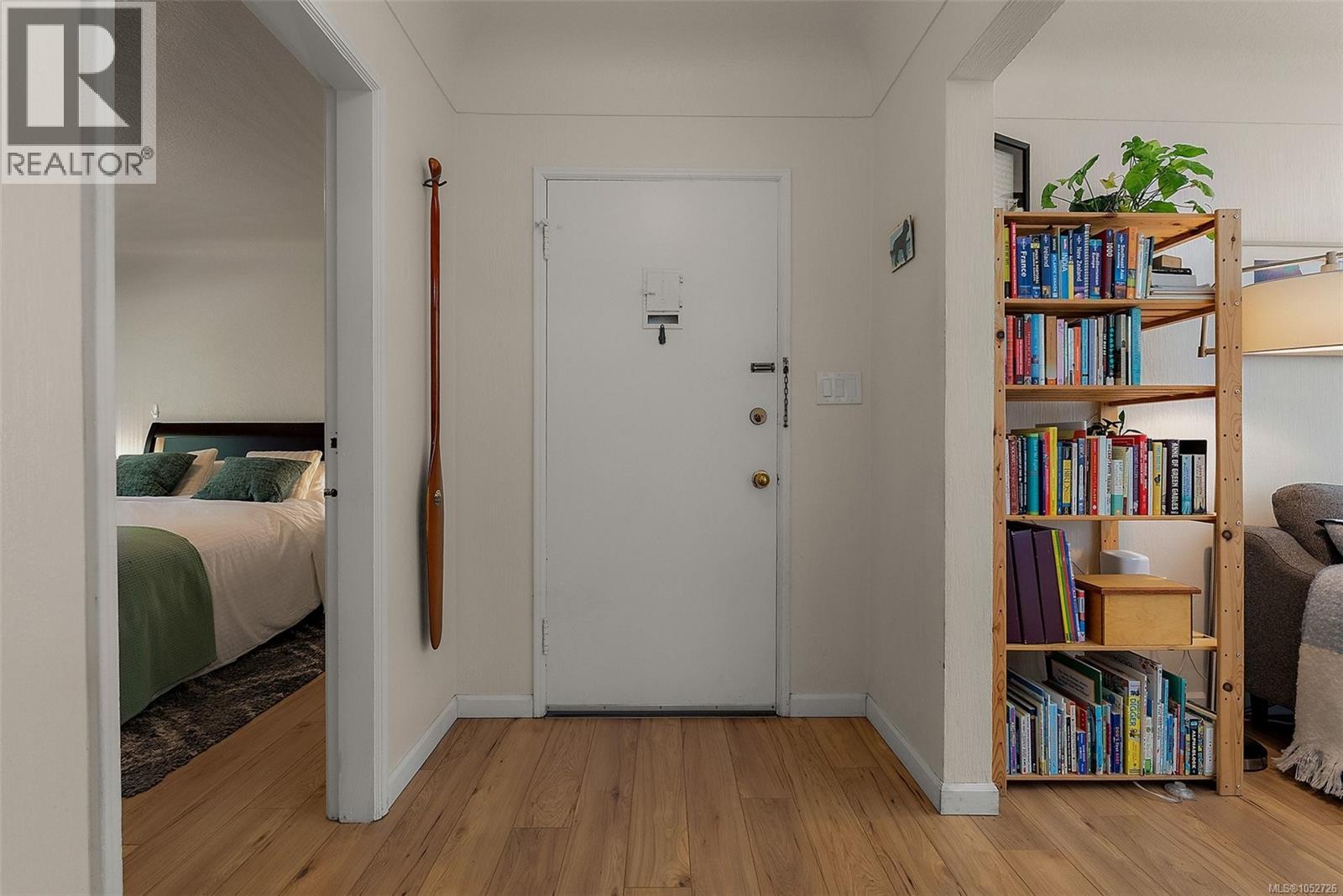 373 Richmond Ave, Victoria - Image 1
