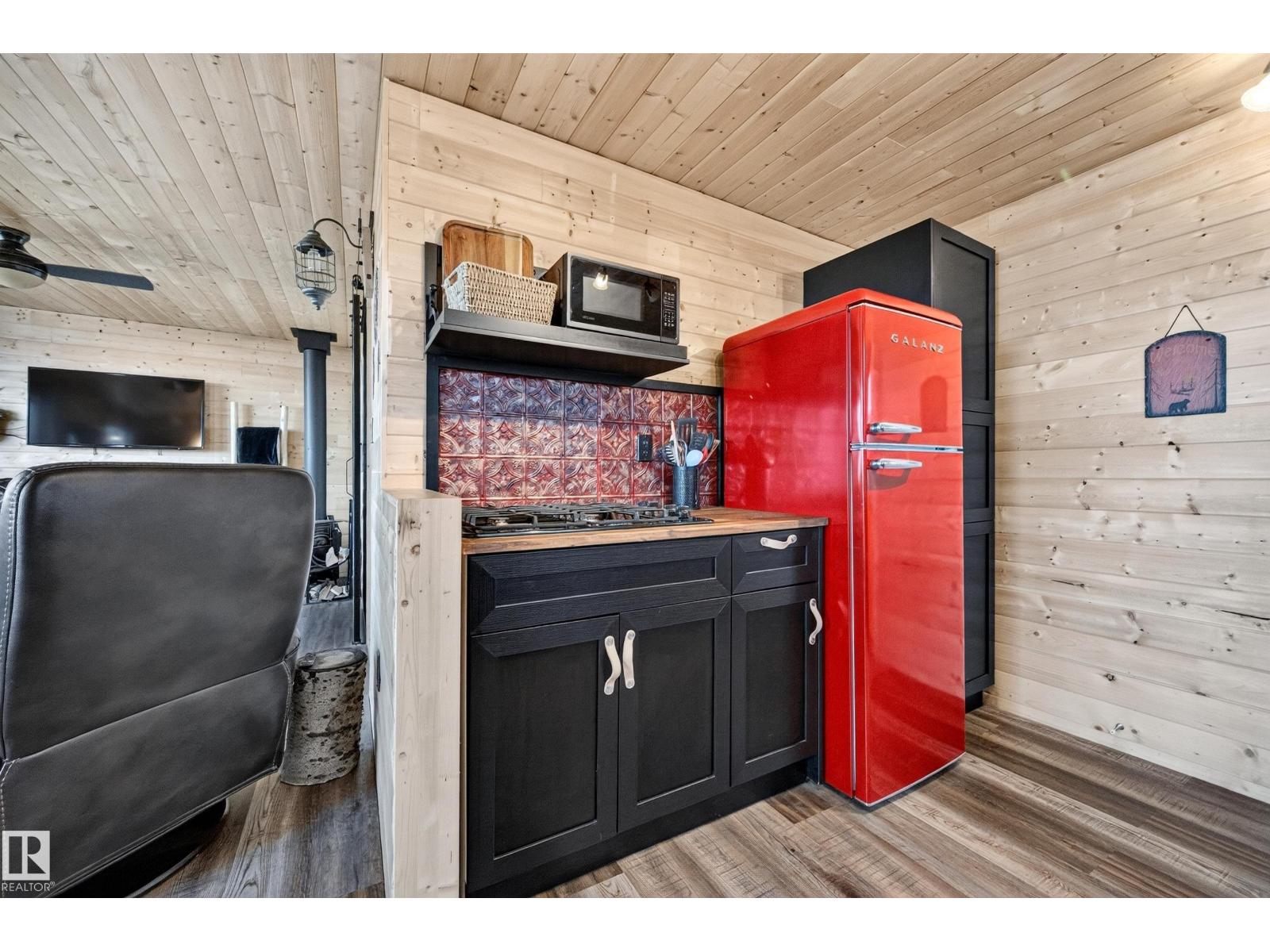 241 51268 Range Road 204, photo 11