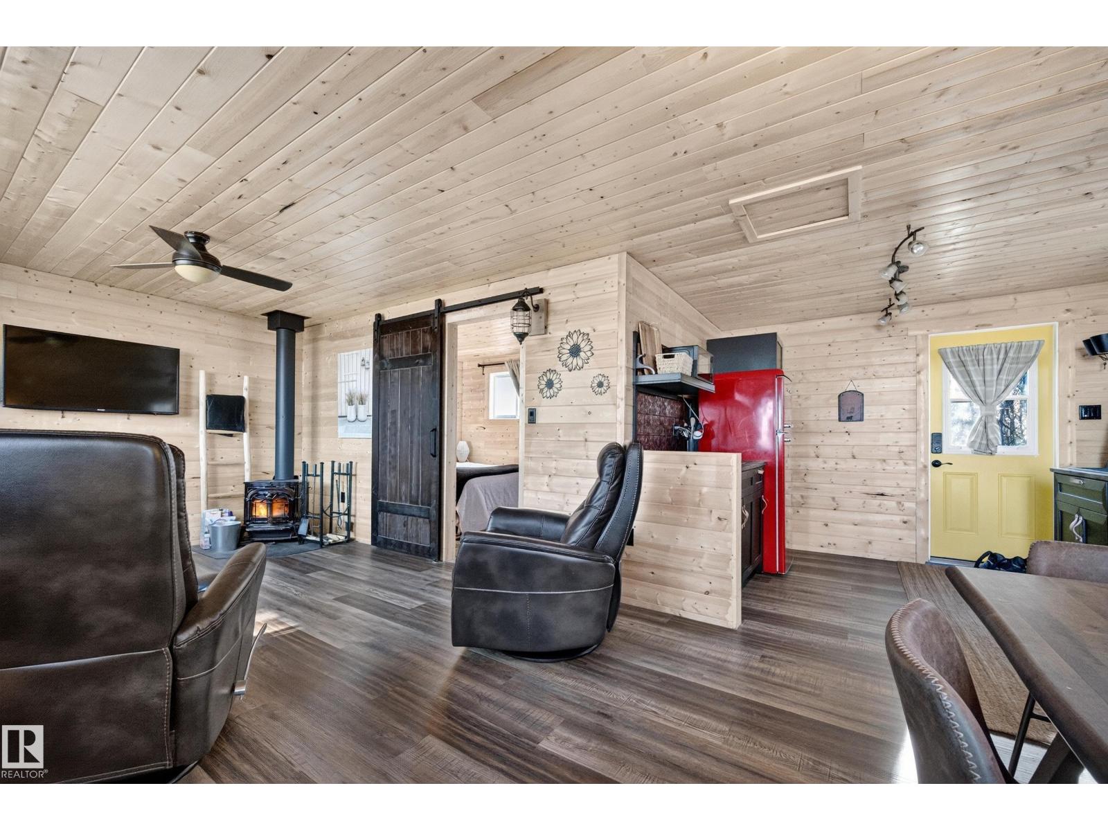 241 51268 Range Road 204, photo 17