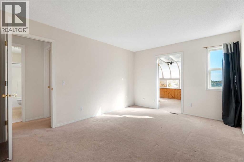 87 Citadel Meadow Grove NW photo 24