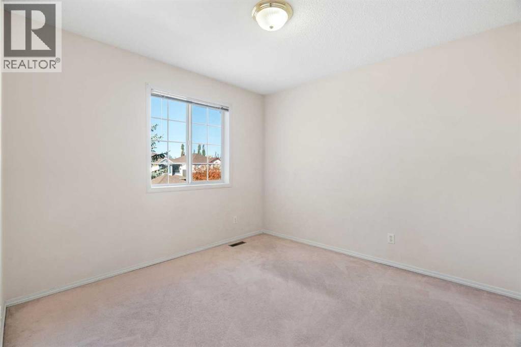 87 Citadel Meadow Grove NW photo 31