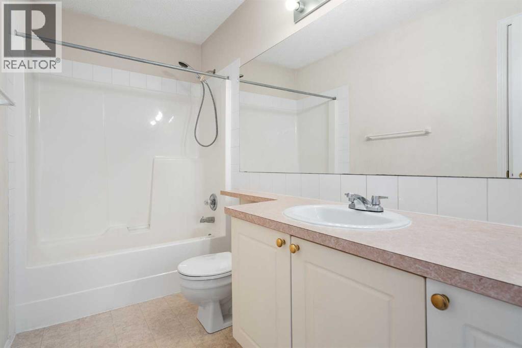 87 Citadel Meadow Grove NW photo 32