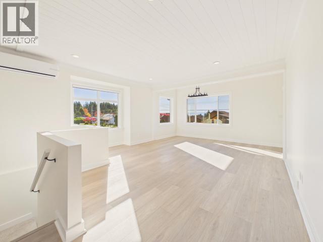 4708 REDONDA AVE, Powell River - Image 1