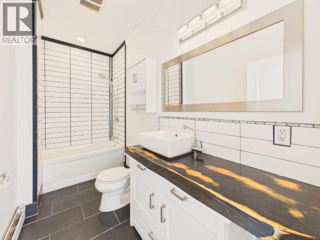 4708 REDONDA AVE, Powell River - Image 1