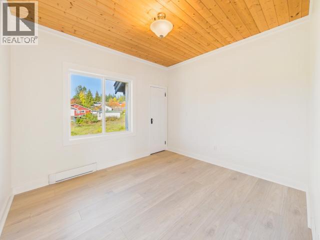 4708 REDONDA AVE, Powell River - Image 1