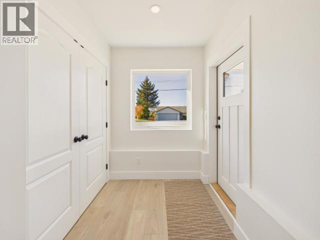 4708 REDONDA AVE, Powell River - Image 1
