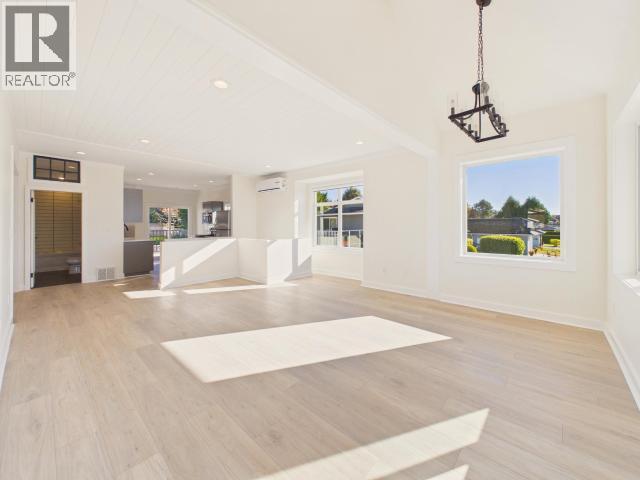 4708 REDONDA AVE, Powell River - Image 1