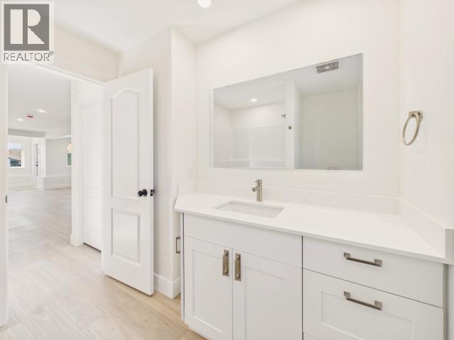 4708 REDONDA AVE, Powell River - Image 1