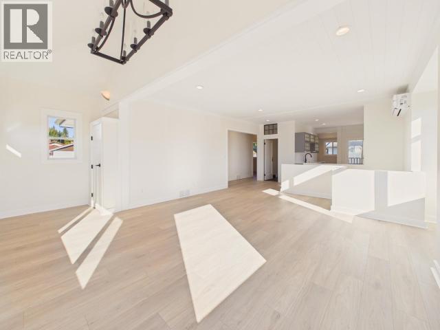 4708 REDONDA AVE, Powell River - Image 1