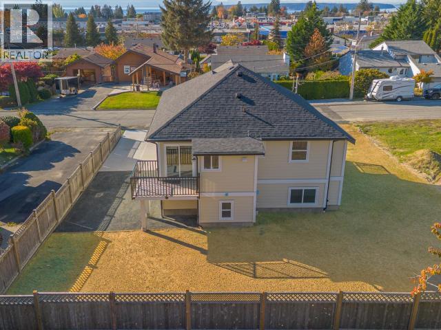 4708 REDONDA AVE, Powell River - Image 1