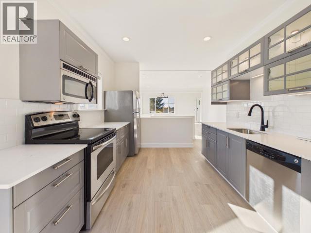 4708 REDONDA AVE, Powell River - Image 1