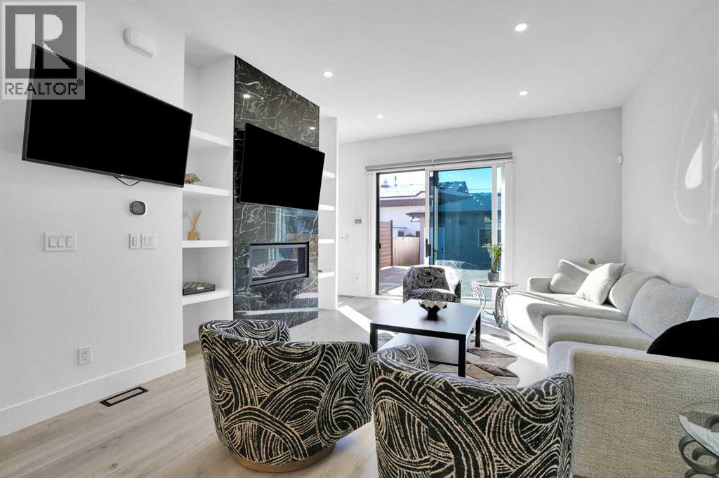 1111 43 Street SW photo 9