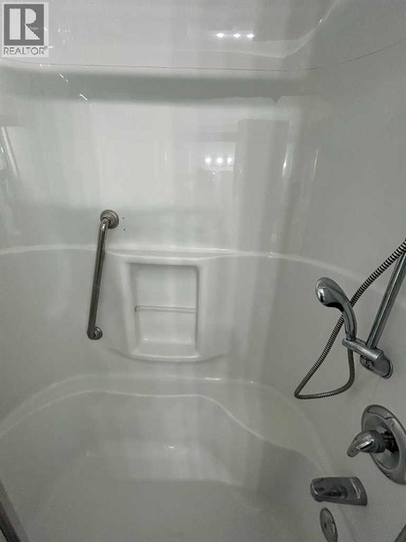 808 4 Avenue W, Brooks — photo 21