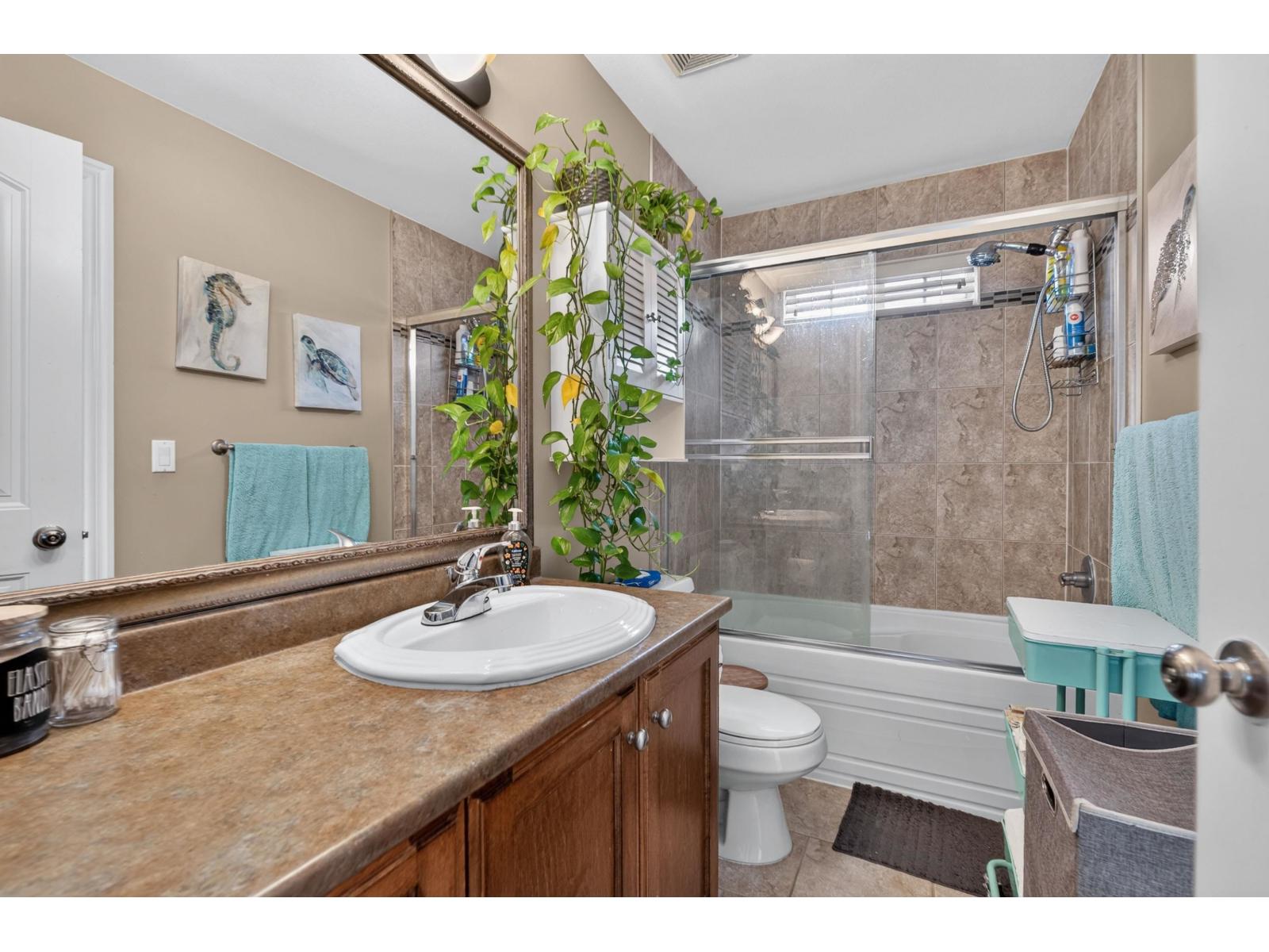 Photo of 17473 64A AVENUE 32