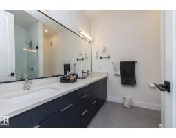 7733 81 Av Nw, Edmonton, AB T6C0V4 Photo 38