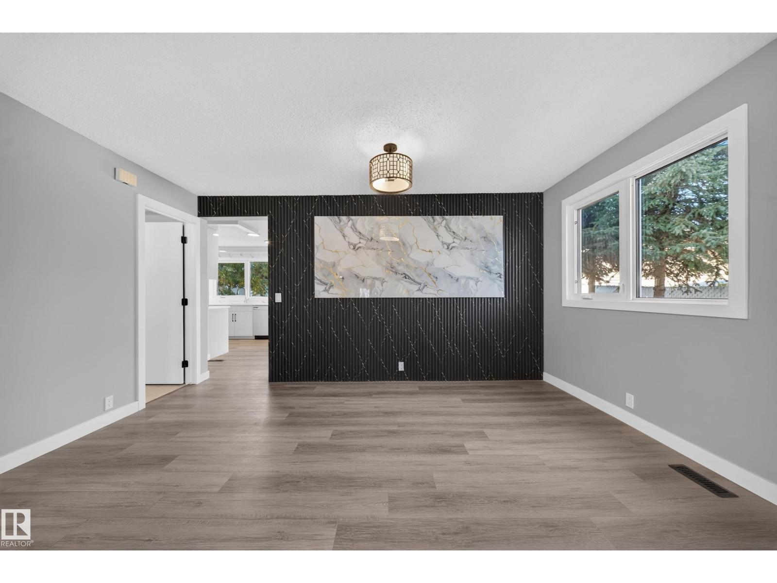 4312 41B Street, photo 27
