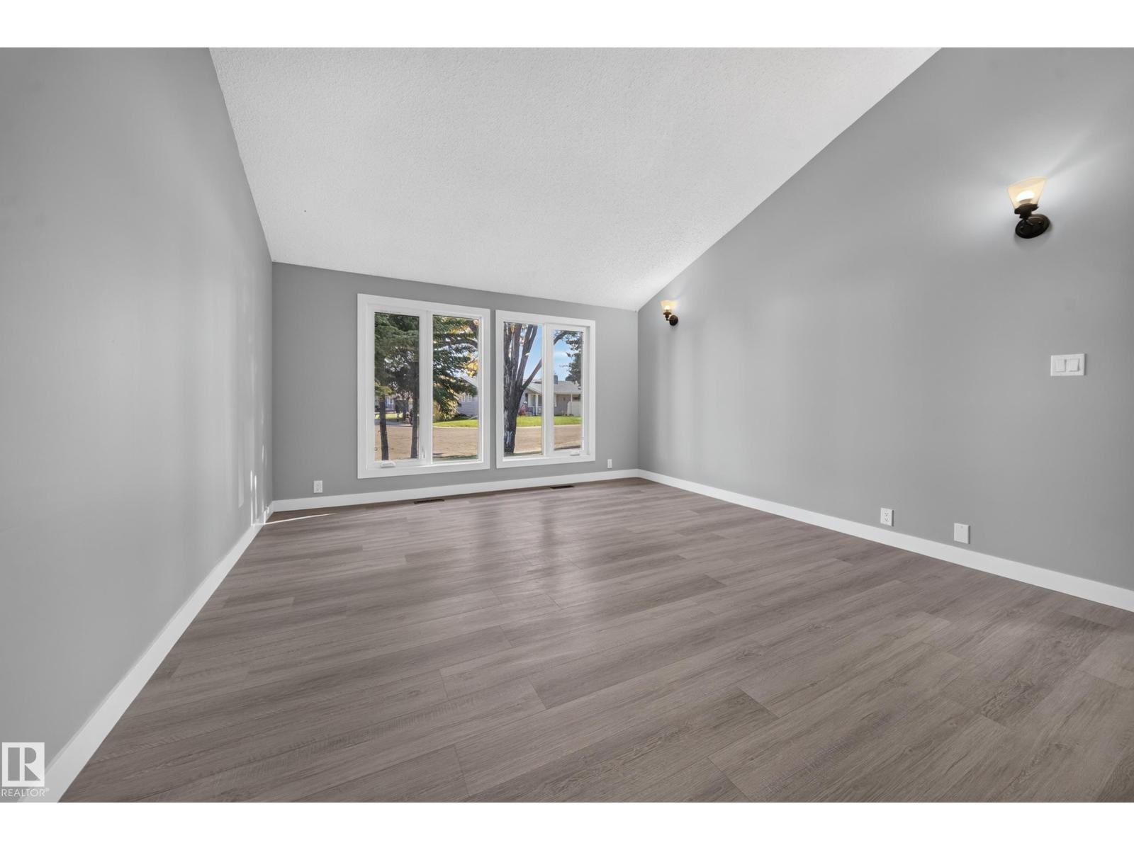 4312 41B Street, photo 24