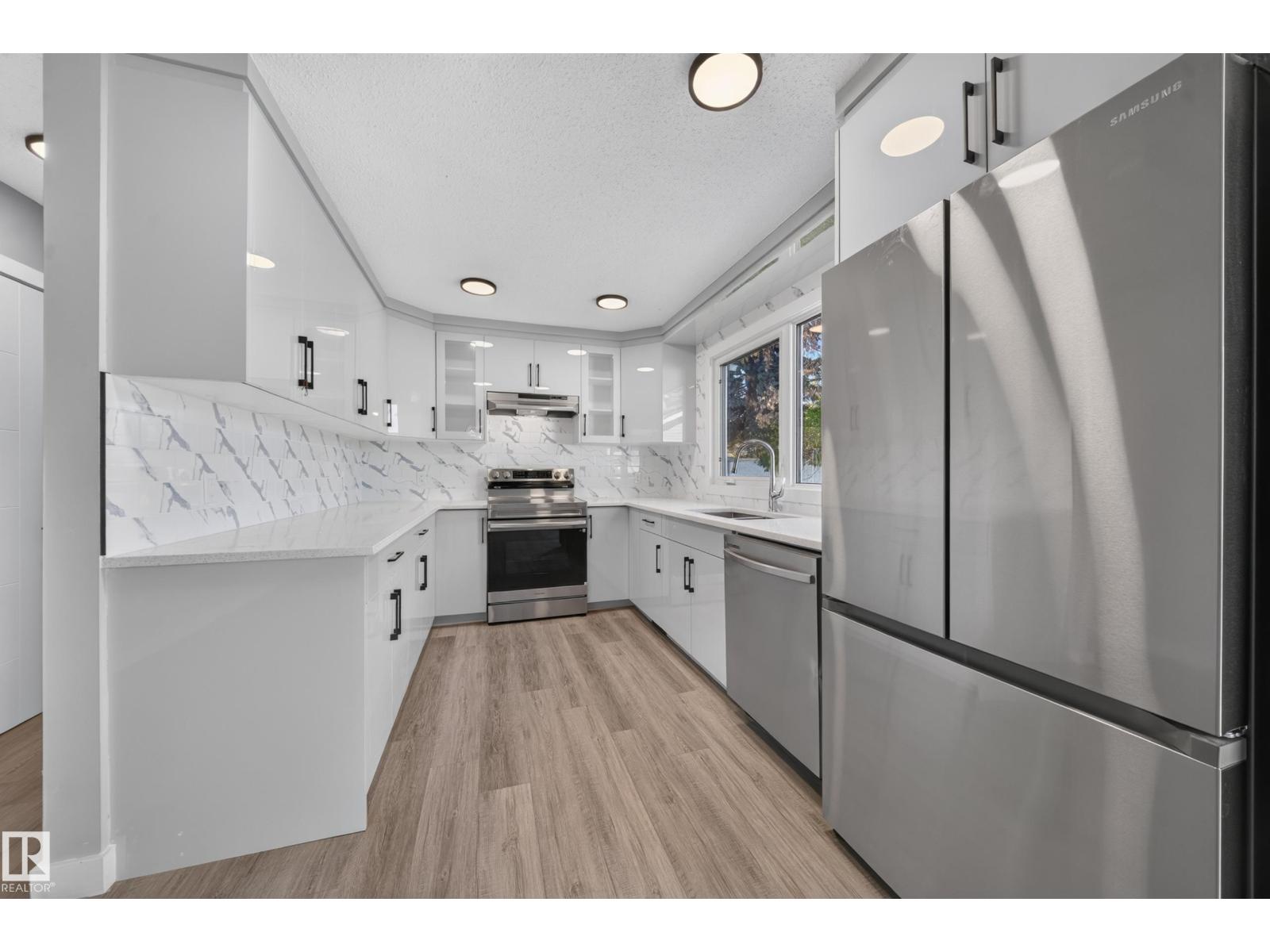 4312 41B Street, photo 35