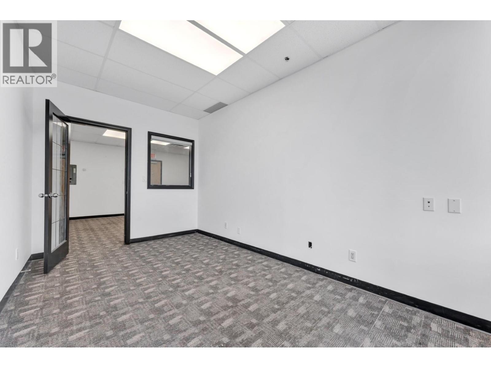 317 4538 KINGSWAY, Burnaby - Image 1