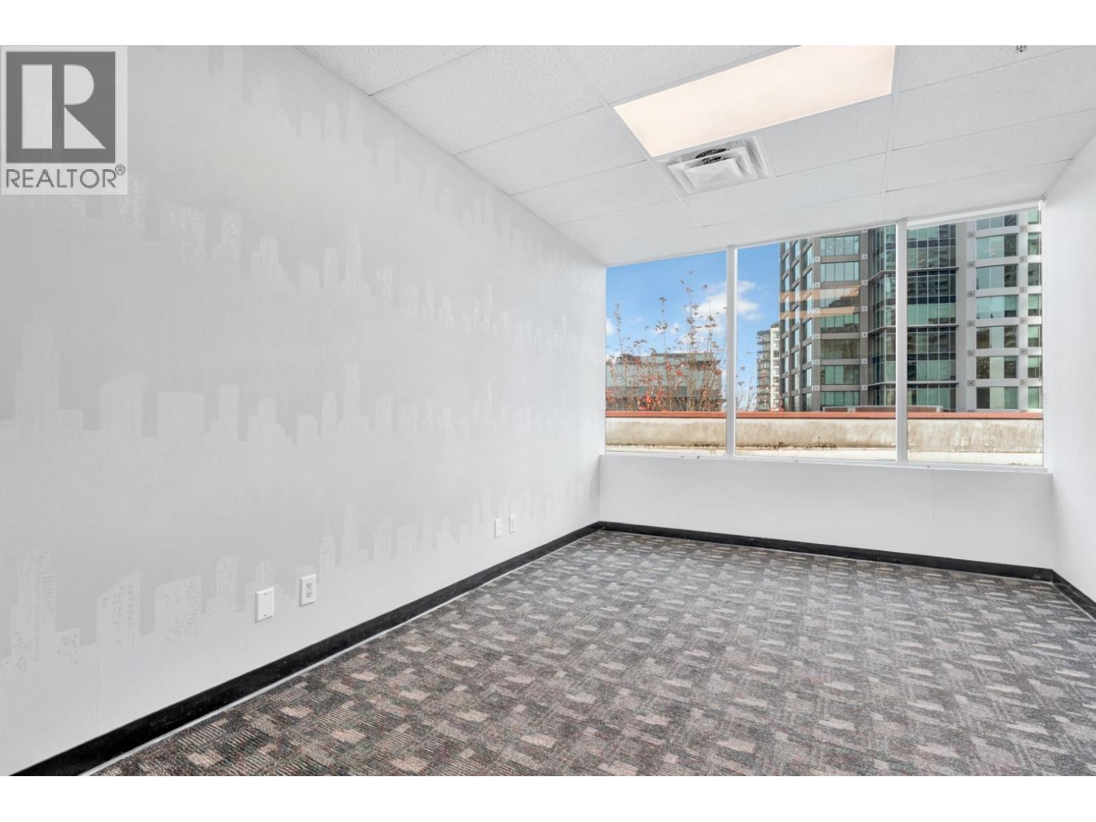 317 4538 KINGSWAY, Burnaby - Image 1