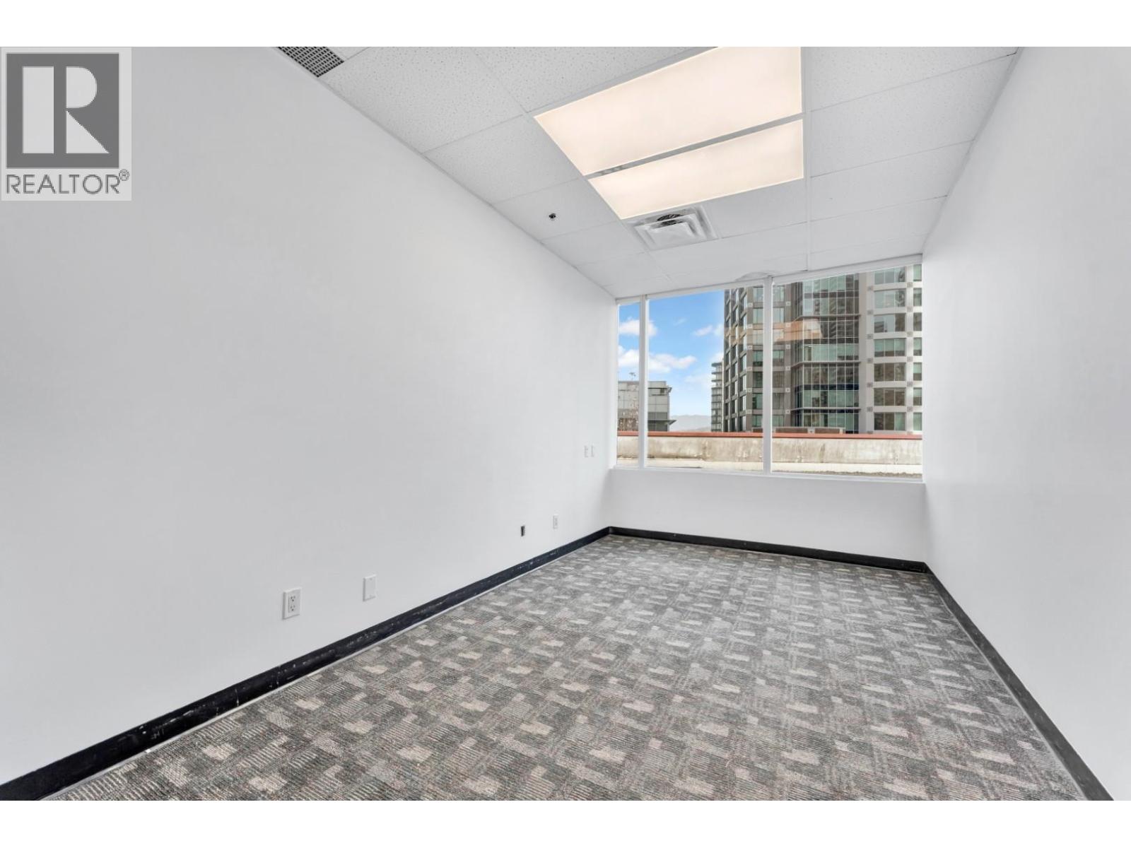 317 4538 KINGSWAY, Burnaby - Image 1