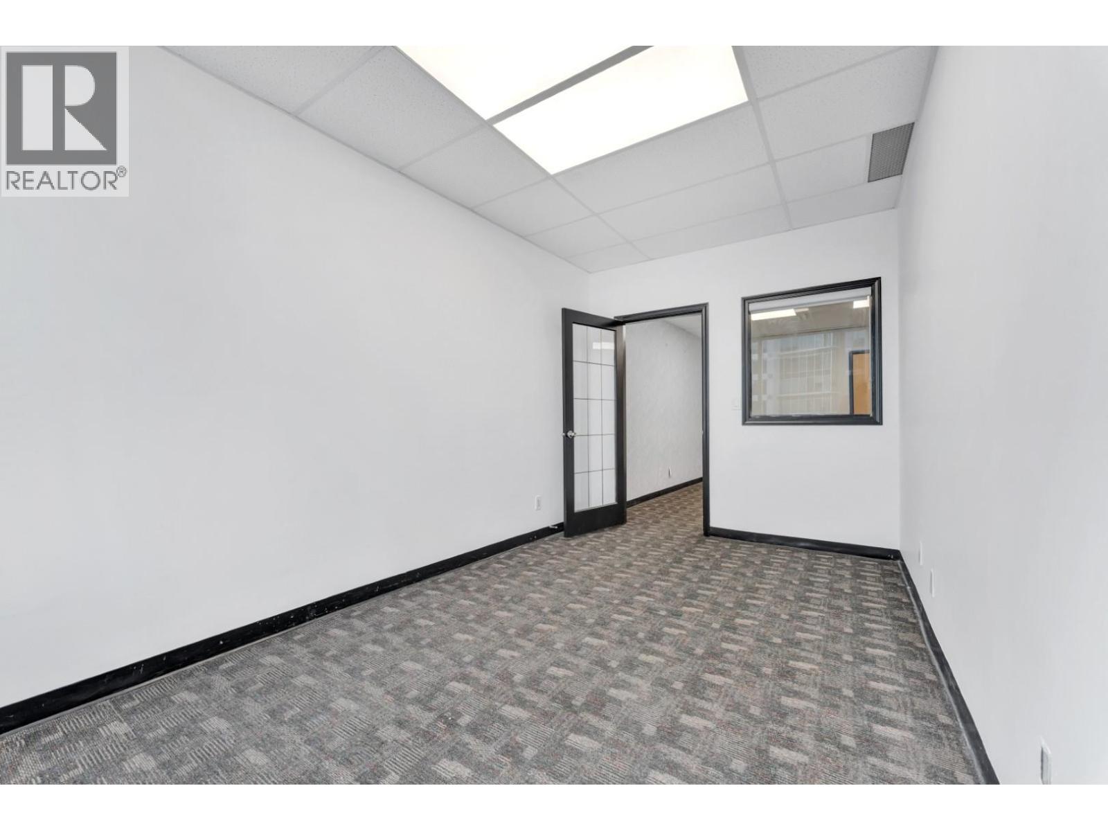 317 4538 KINGSWAY, Burnaby - Image 1