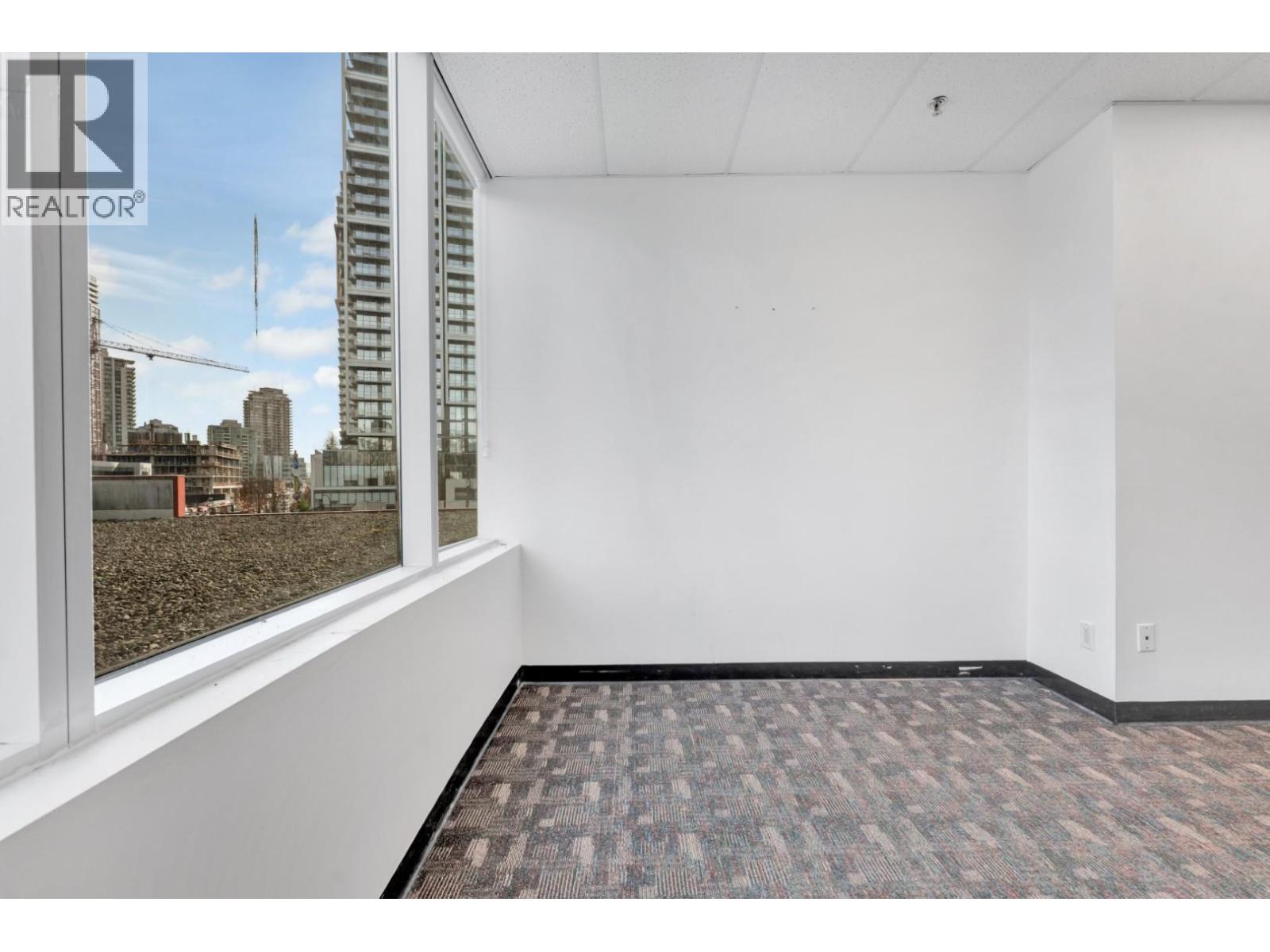 317 4538 KINGSWAY, Burnaby - Image 1