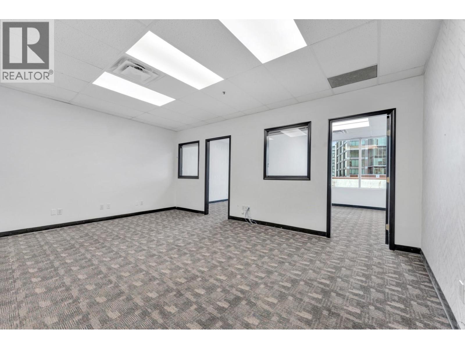 317 4538 KINGSWAY, Burnaby - Image 1
