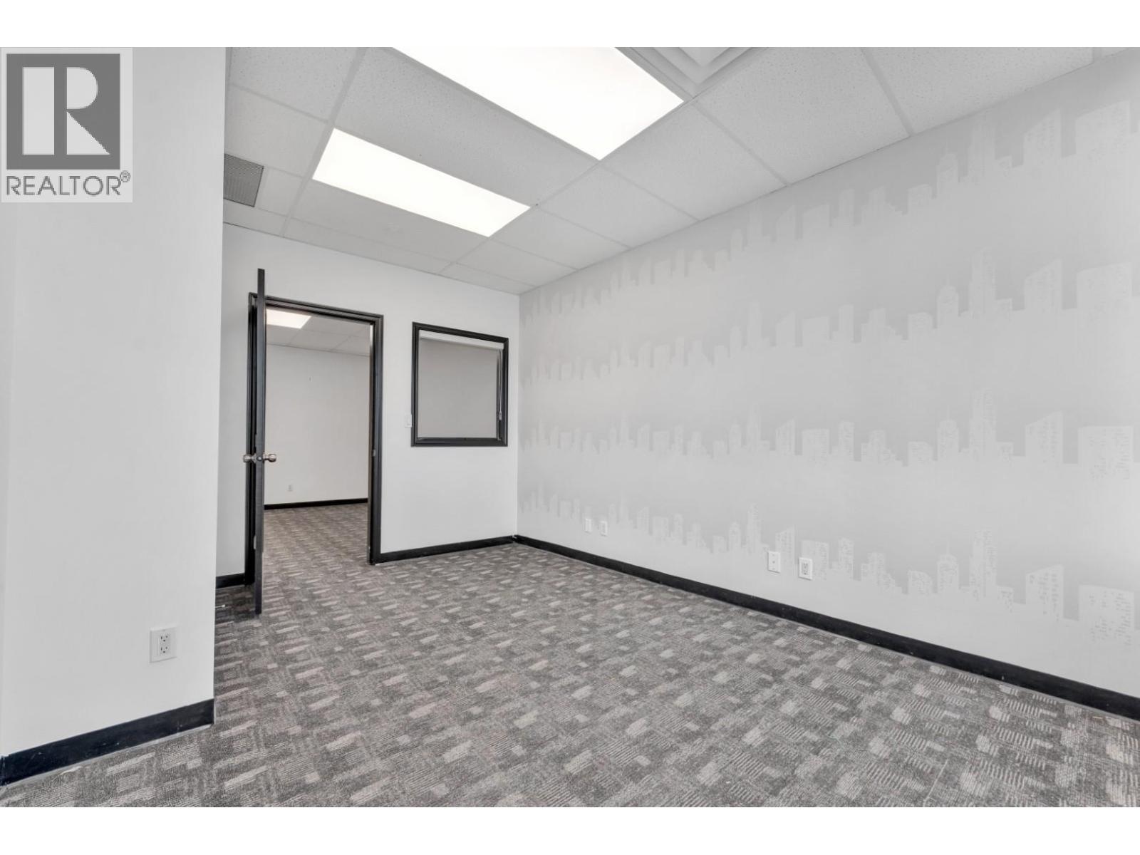 317 4538 KINGSWAY, Burnaby - Image 1