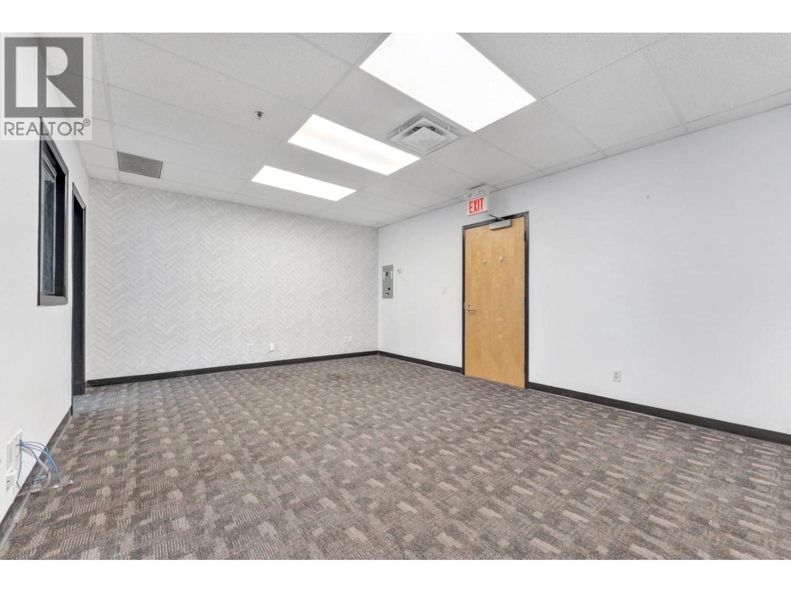 317 4538 KINGSWAY, Burnaby - Image 1