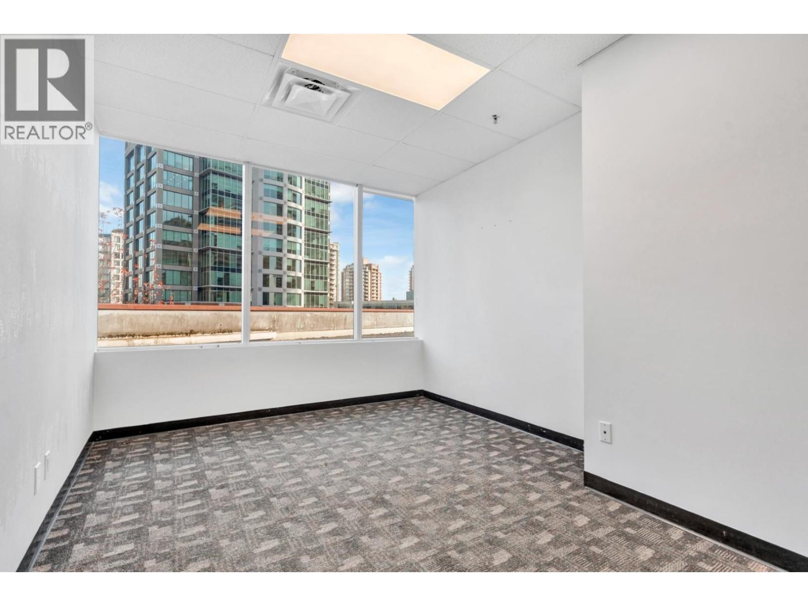 317 4538 KINGSWAY, Burnaby - Image 1